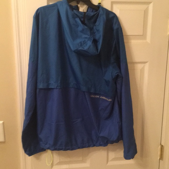 Under Armour Wind Breaker - Picture 3 of 3